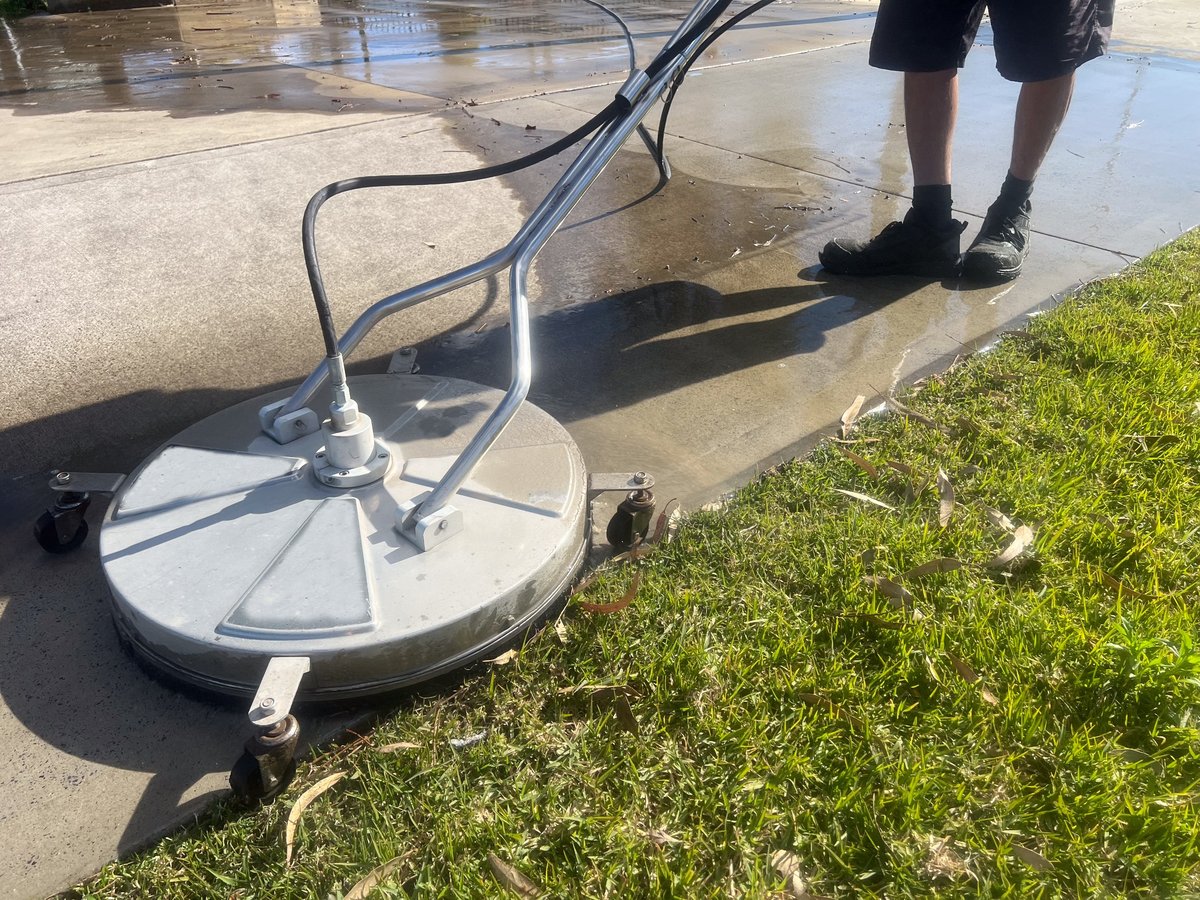 High-pressure surface cleaning